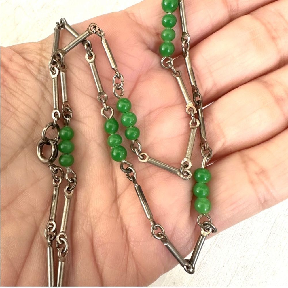 Green beaded silver tone dainty necklace - Picture 3 of 7